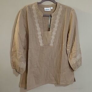 NWT National Women’s Size Medium 100% Cotton Beige Top w. White Embroidery